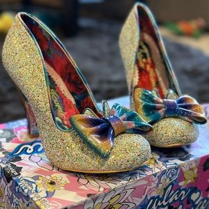 New with box Nick of Time 38 Metallic Green